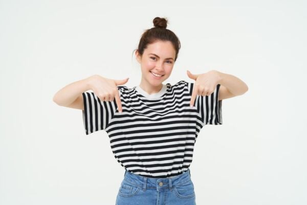 Women pointing her fingers down