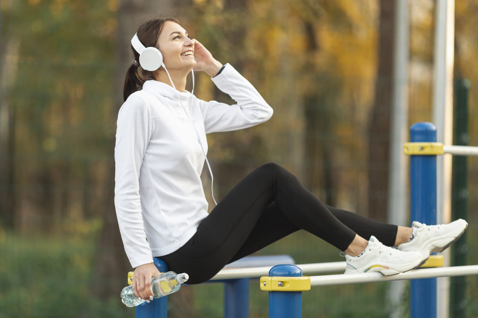 Women with hiatal hernia in work out clothes