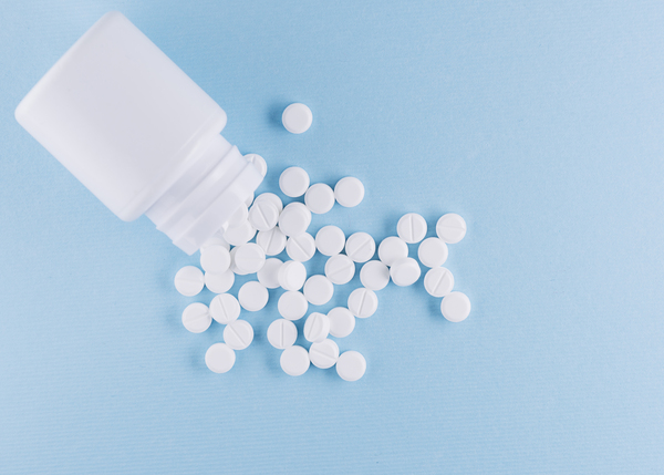 Color white antacids with bottle