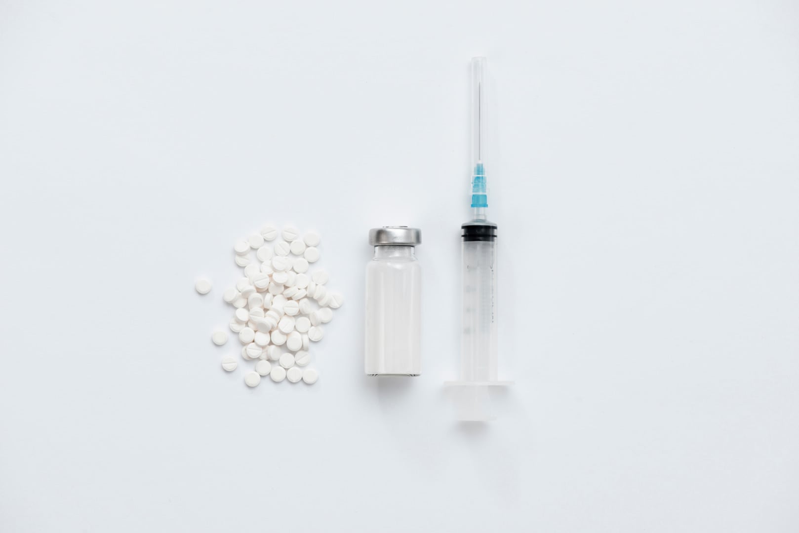 Steroid pills and syringe