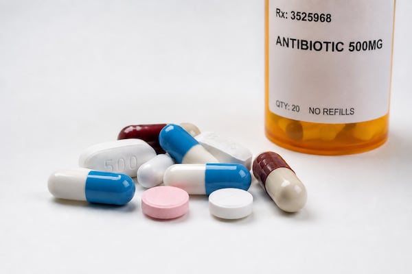 Antibiotic capsules linked to pill esophagitis and heartburn risk